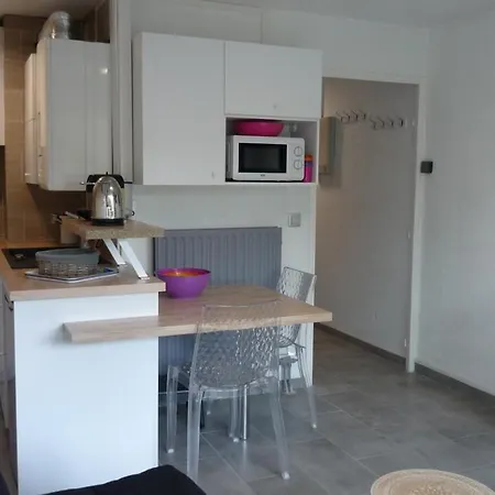 Appartementfrontdemersaintraphaelsantalucia 公寓 Saint-Raphaël